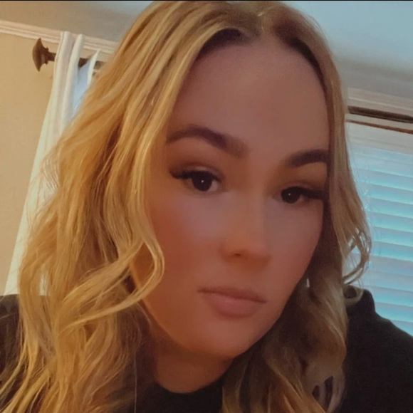 Meet your Posher, Jessica - Picture 1 of 1